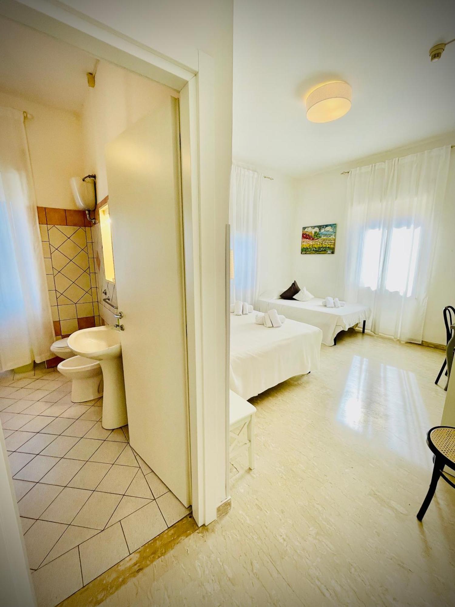 Minturnae Hotel 스카우리 외부 사진