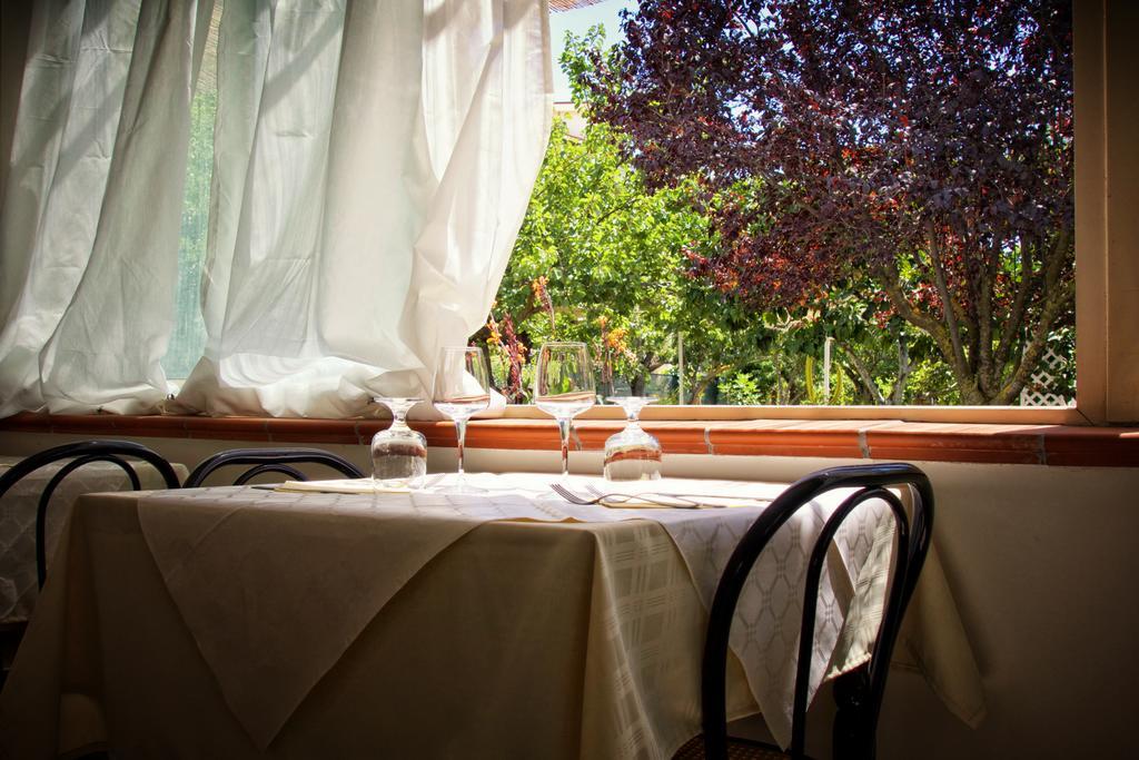 Minturnae Hotel 스카우리 외부 사진