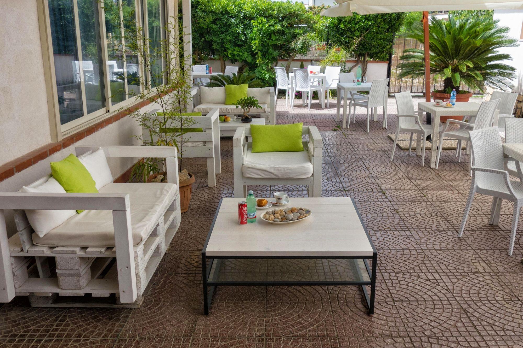 Minturnae Hotel 스카우리 외부 사진